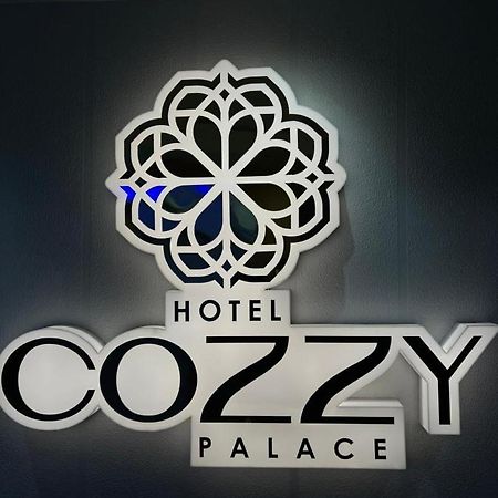Hotel Cozzy Palace Σουράτ Εξωτερικό φωτογραφία