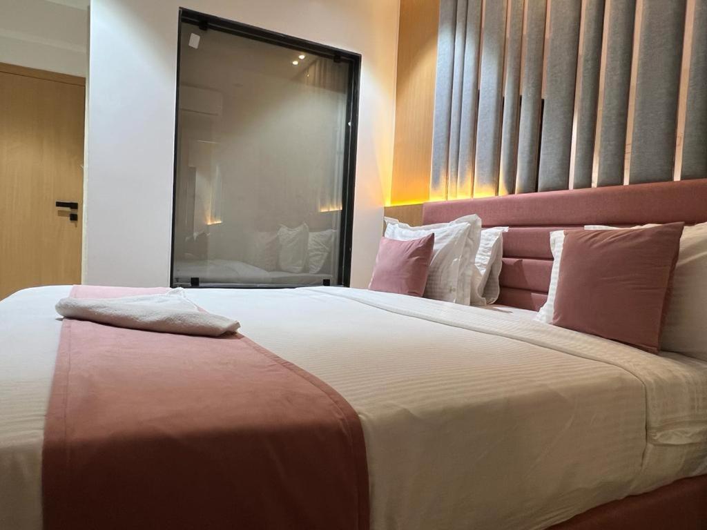 Hotel Cozzy Palace Σουράτ Εξωτερικό φωτογραφία