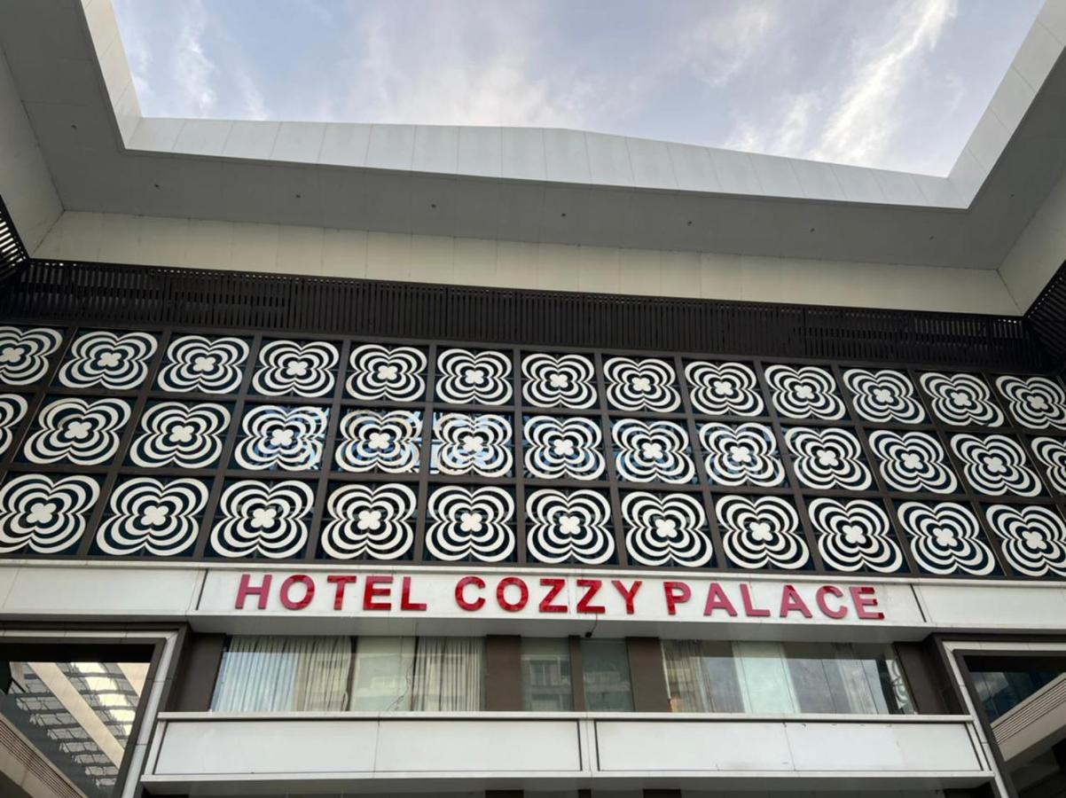 Hotel Cozzy Palace Σουράτ Εξωτερικό φωτογραφία